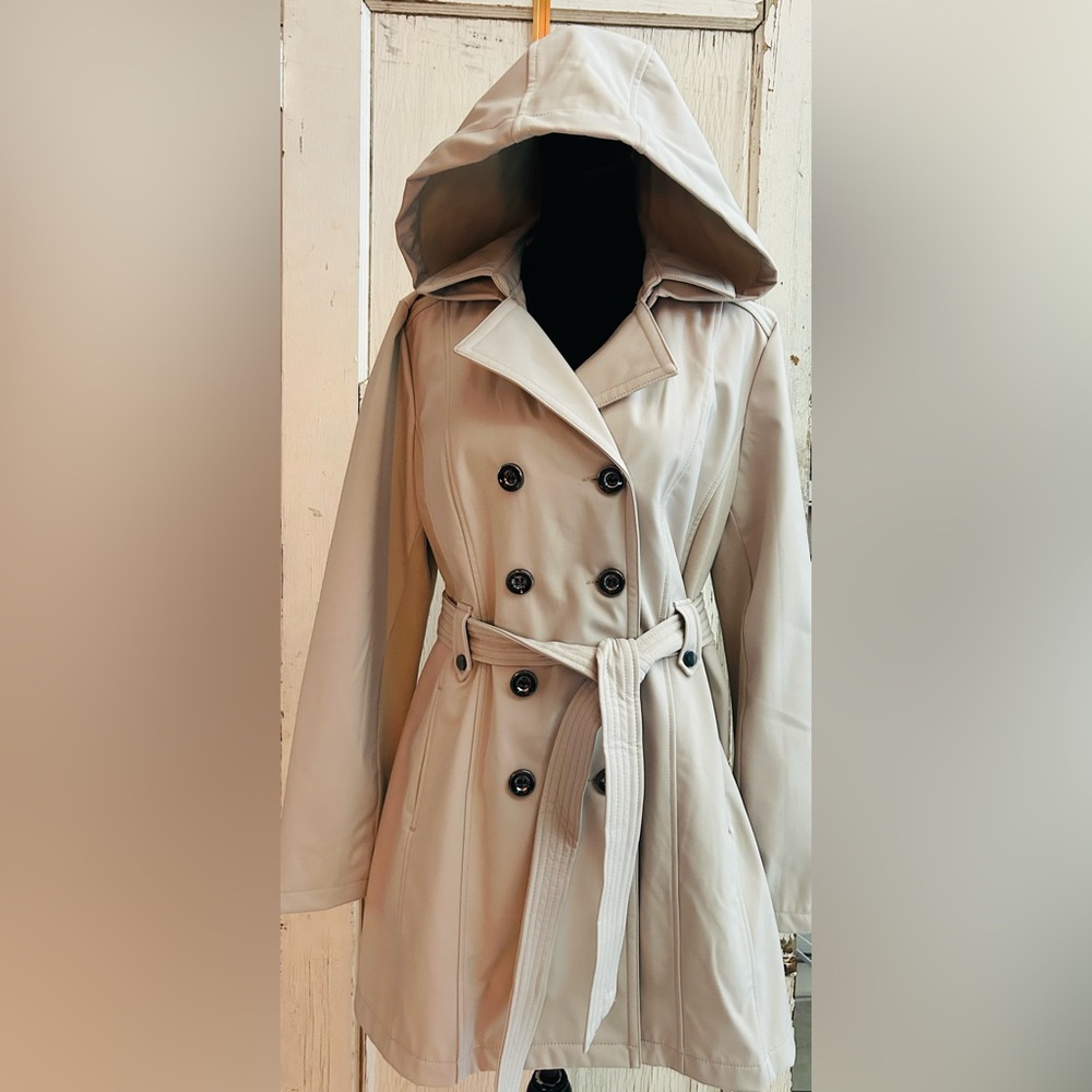 ☔☔Shelby Trech Hooded Raincoat—NWOT☔☔ - Picture 2 of 8